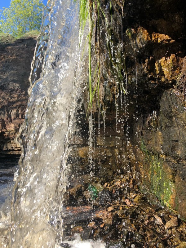 Фото к экскурсии В Саблинские пещеры и к Тосненскому водопаду из Петербурга (всё включено)