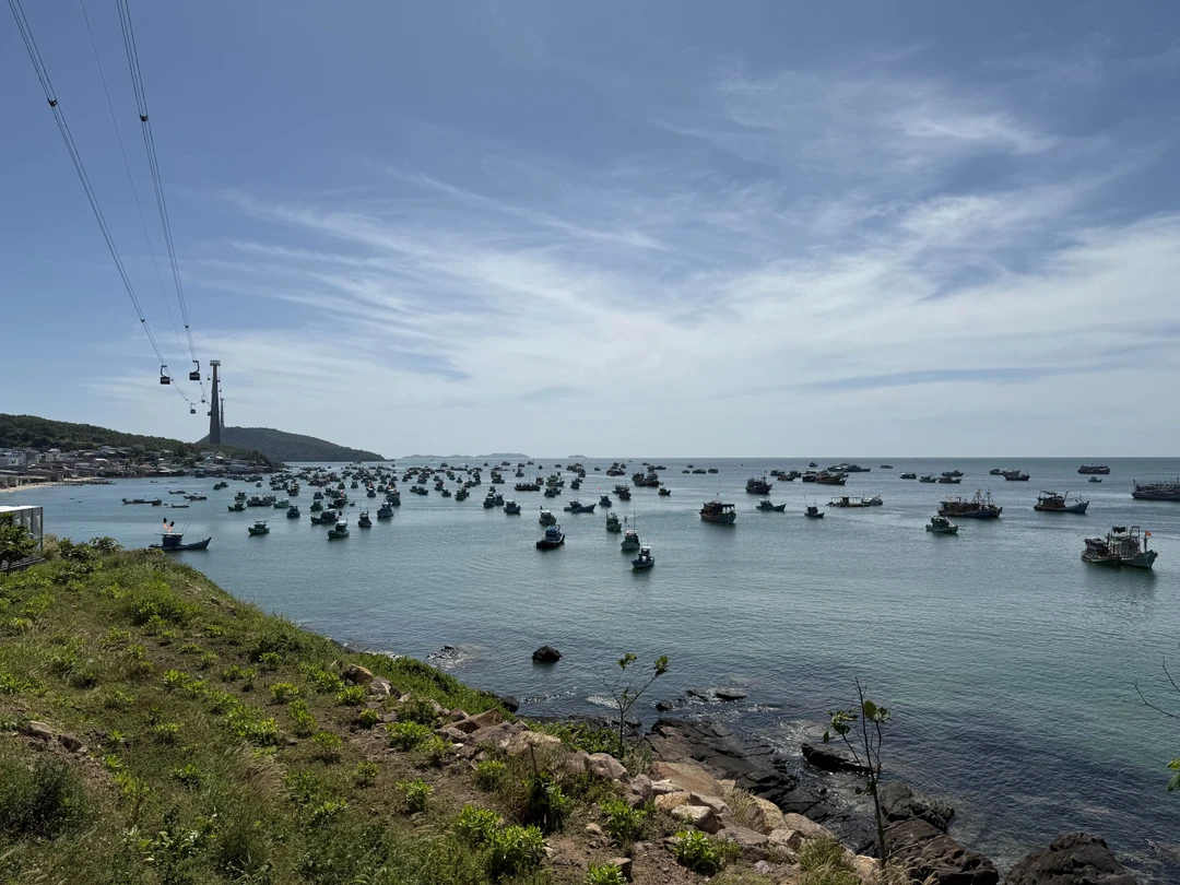 Наша небольшая компания из 6 человек осталась очень довольна экскурсией на Фукуок, которую провел для нас