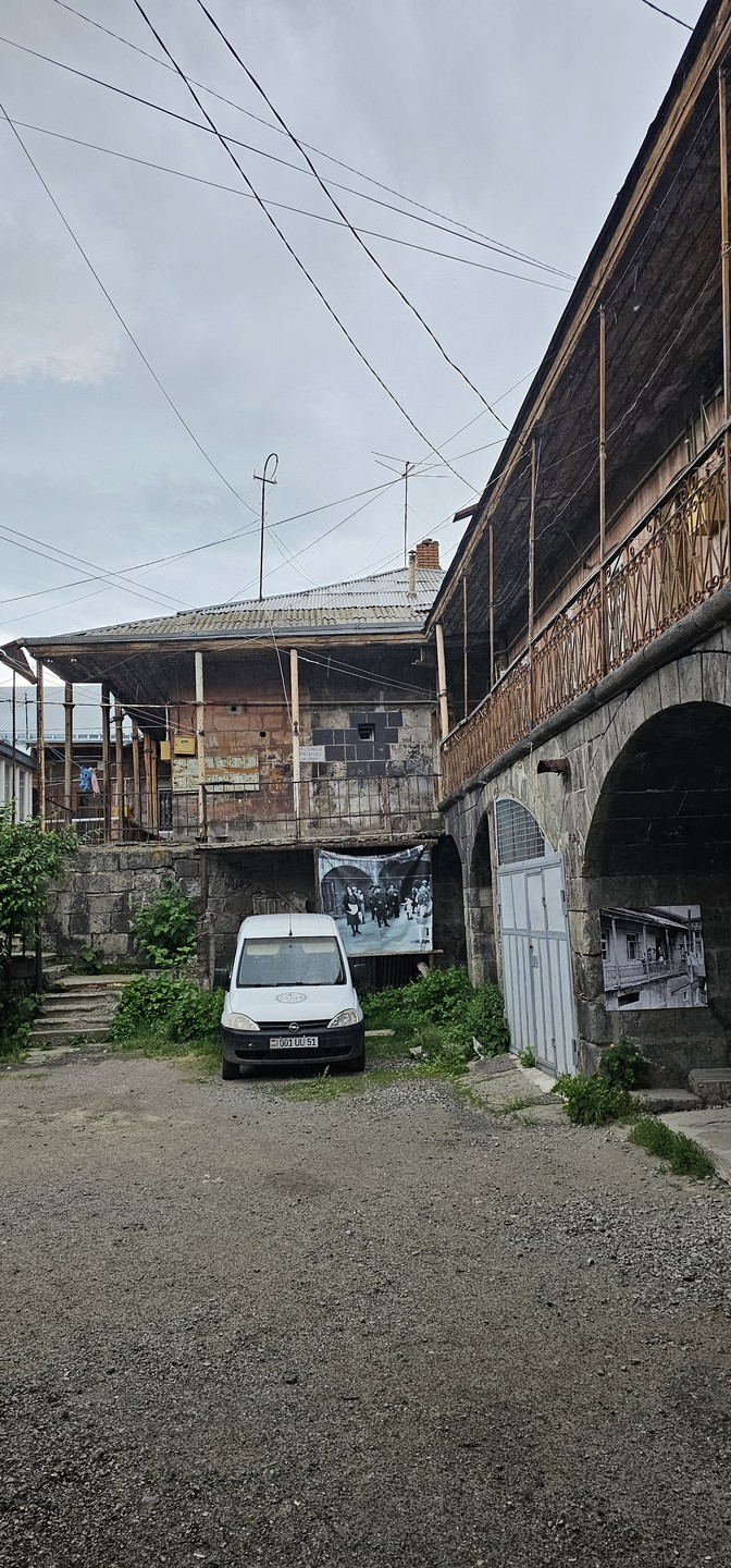 Тигран, огромное спасибо за экскурсию, историю, беседу и интересные места!