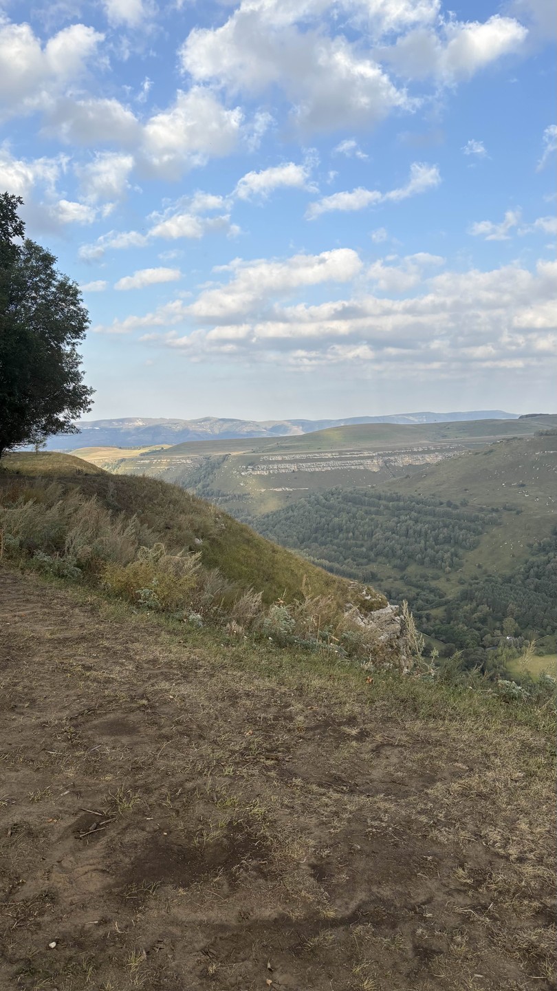 Групповая конная прогулка над Берёзовским ущельем (Дарья)