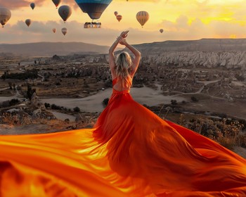 Фотосессия на фоне шаров, прогулка на лошадях или квадроциклах