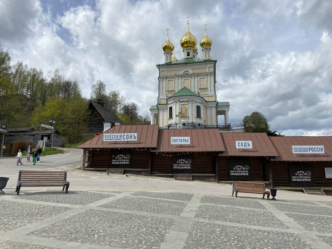 Спасибо Михаилу за интересную и познавательную экскурсию по городу. Глубокое знание истории своего края и любовь