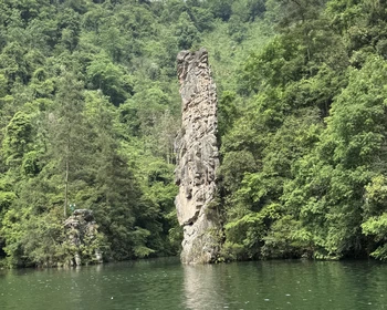 Горы Аватара, лифт «Ста драконов»