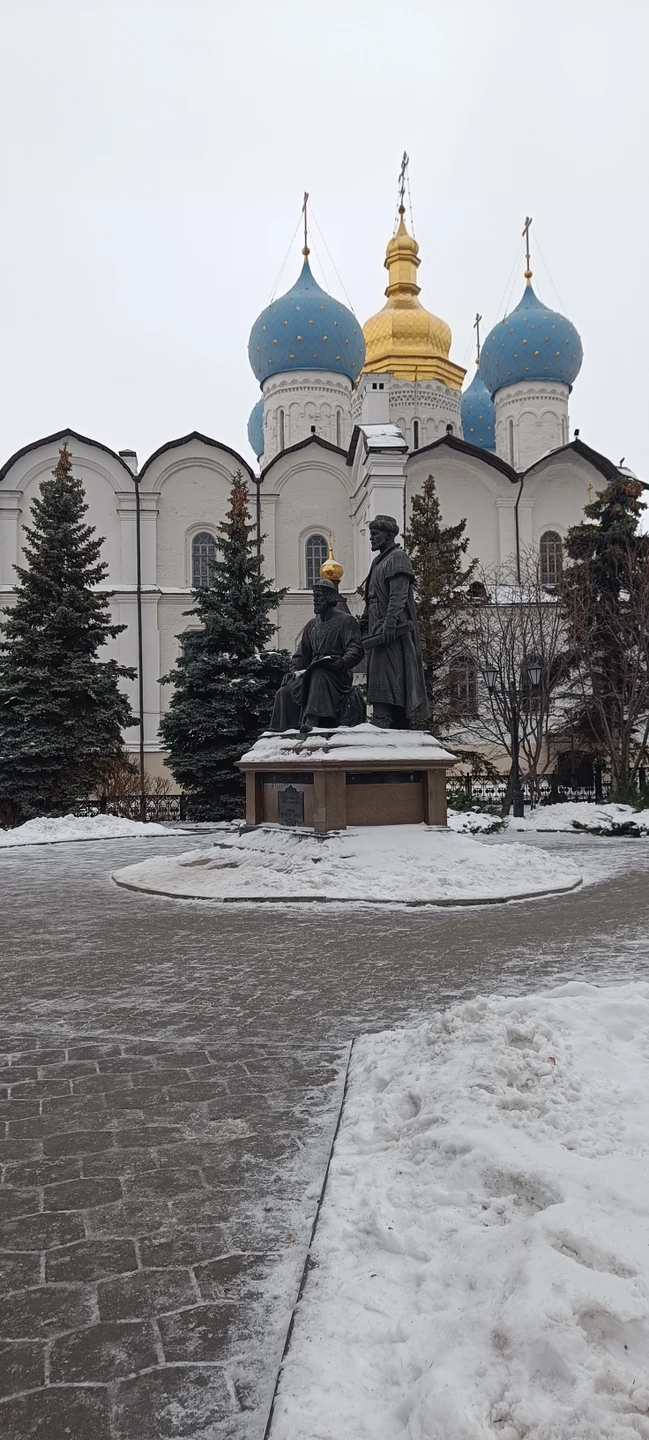 Отличная экскурсия на 5+. Очень познавательная, насыщенная интересными локациями. Отдельное спасибо нашему гиду Рустему, было интересно