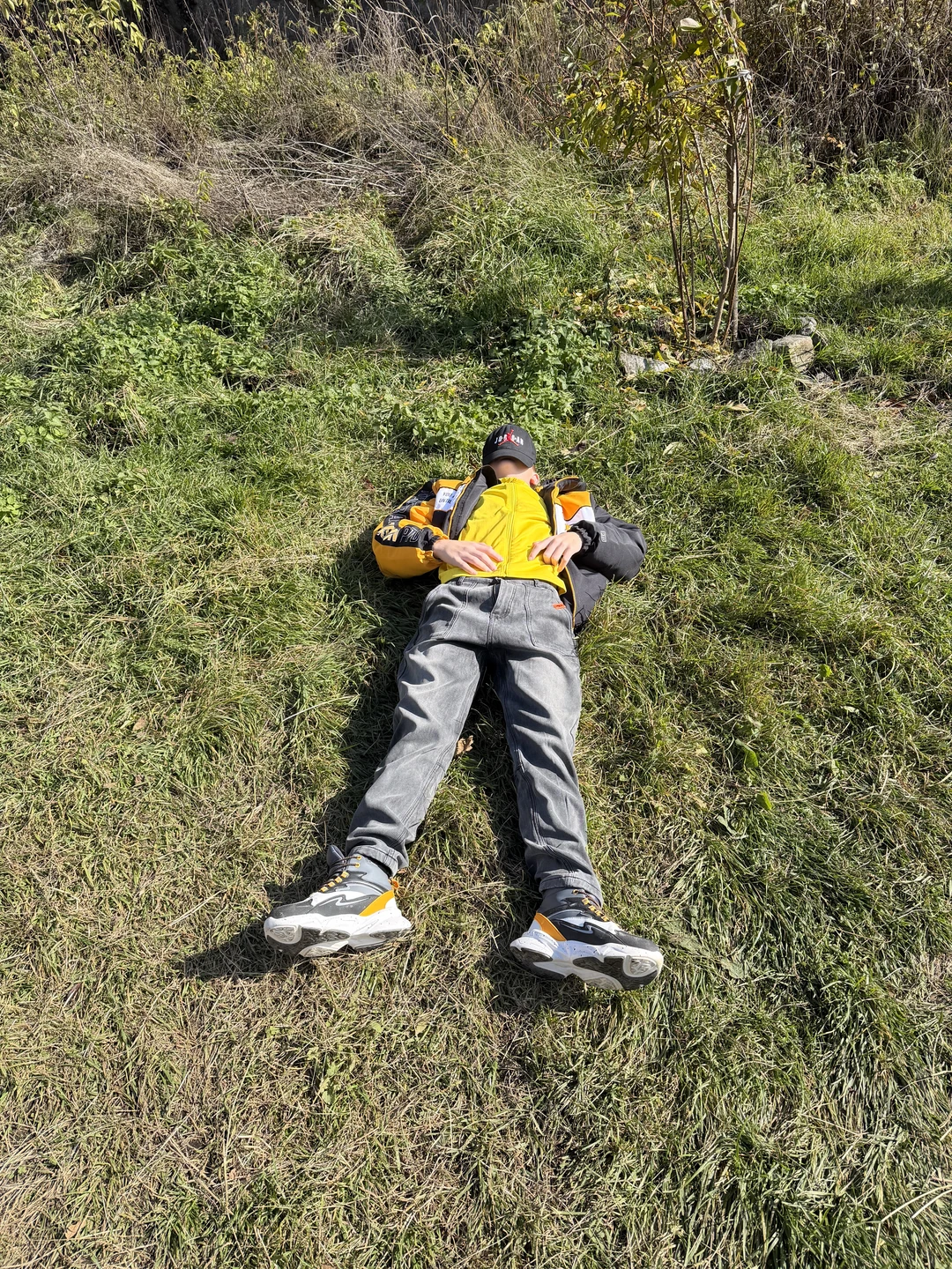 Встретил в указанное время, отличное вождение автомобиля, чистая машина, знание маршрута на отлично, дополнительные точки маршрута