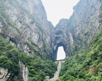 Гора Тяньмэнь, канатная дорога, галерея «Цзюньшэн»
