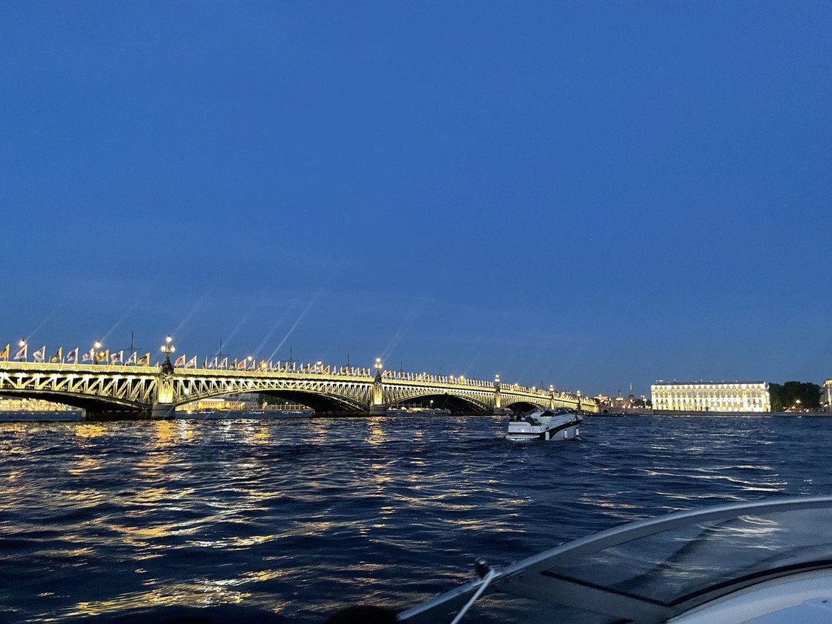 Феерия разводных мостов в Петербурге