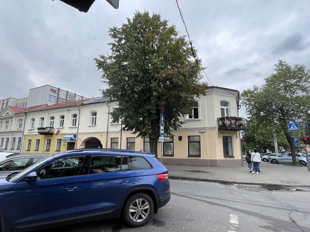 Огромное спасибо Владимиру за прекрасный, теплый вечер. Мы очень ценим прогулки с местными гидами, тем более в таком городе как Брест
