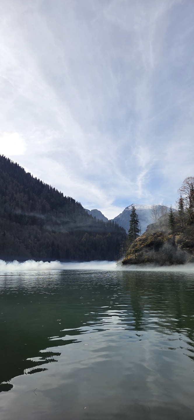 Добрый день! Ездили с гидом Славиком в Апсны - Страну Души. Повезло с погодой и с