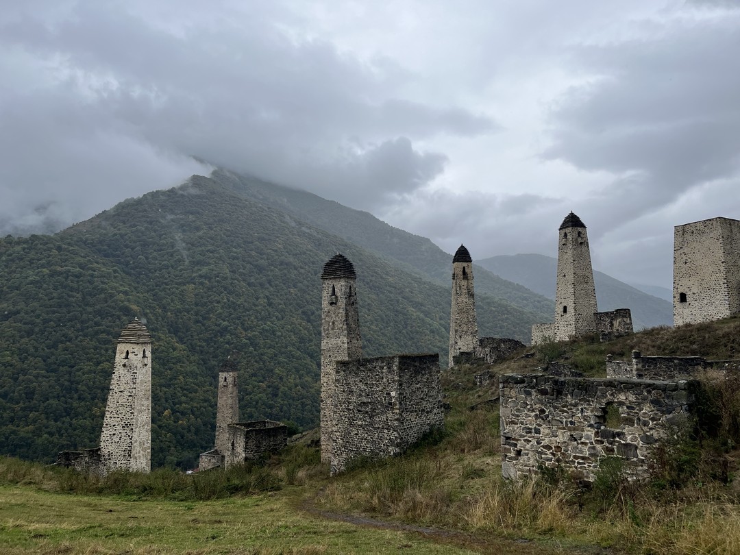 Не смотря на то, что нам не повезло с погодой (весь день было пасмурно, местами дождь)