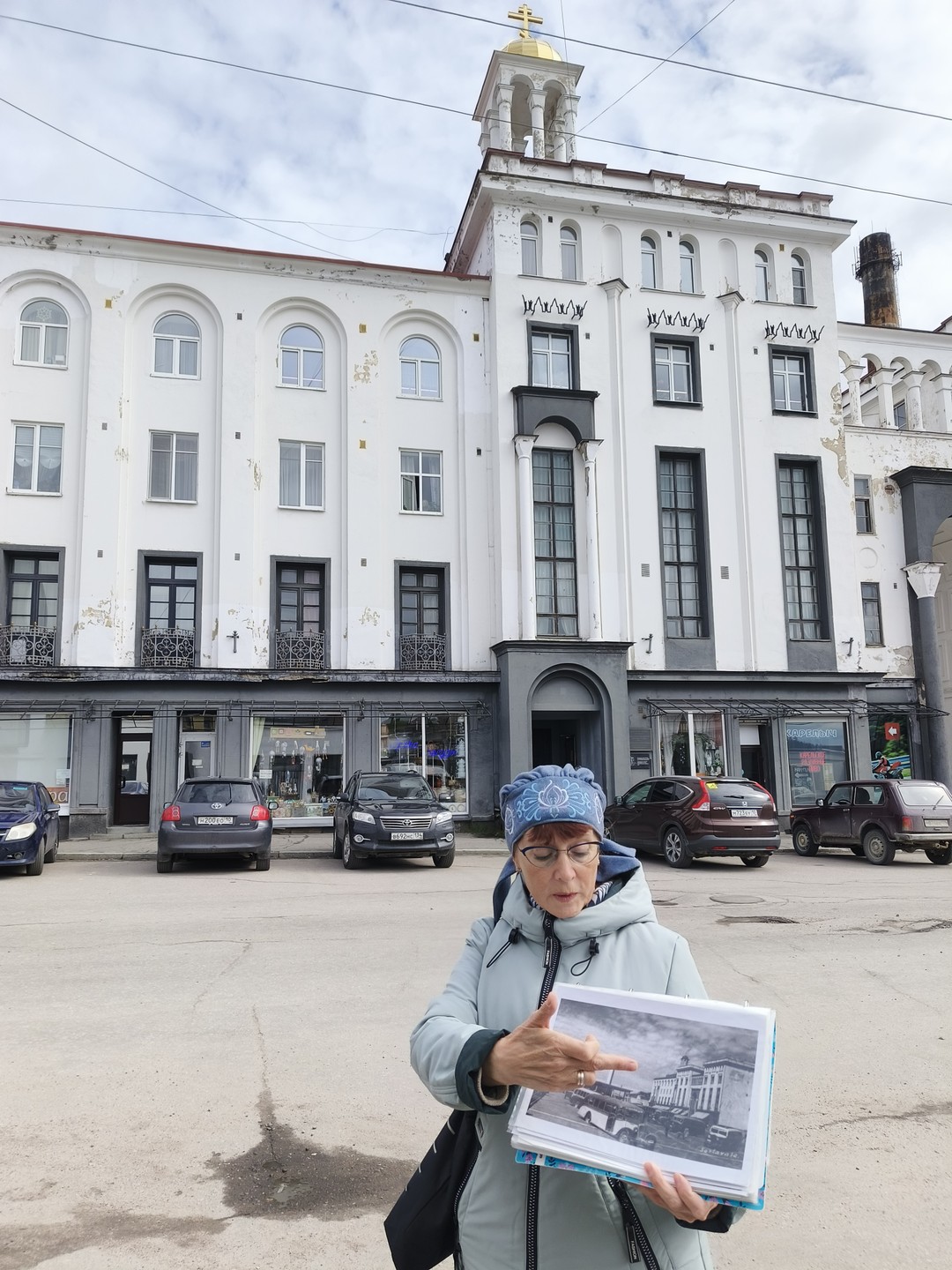 Чудесная экскурсия, узнали много интересного о городе. Посмотрели достопримечательности, рекомендую Светлану, как профессионала своего дела. Всех