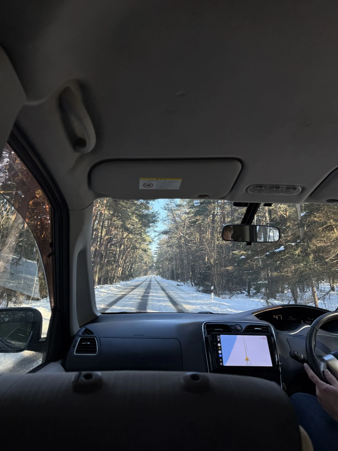 Святослав-невероятно компетентный гид, который и вправду знает историю во всех мельчайших деталях! Каждая локация сопровождалась увлекательным