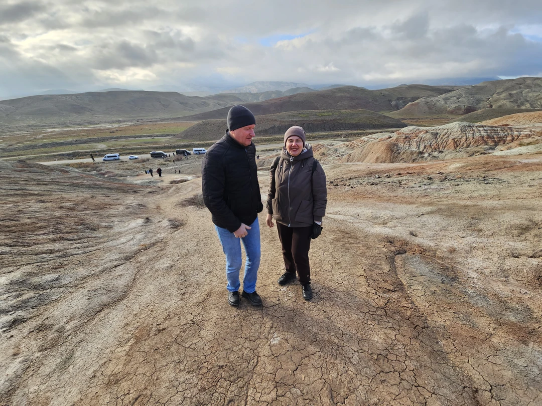 Из Баку - к марсианским пейзажам и розовому озеру (Игорь)