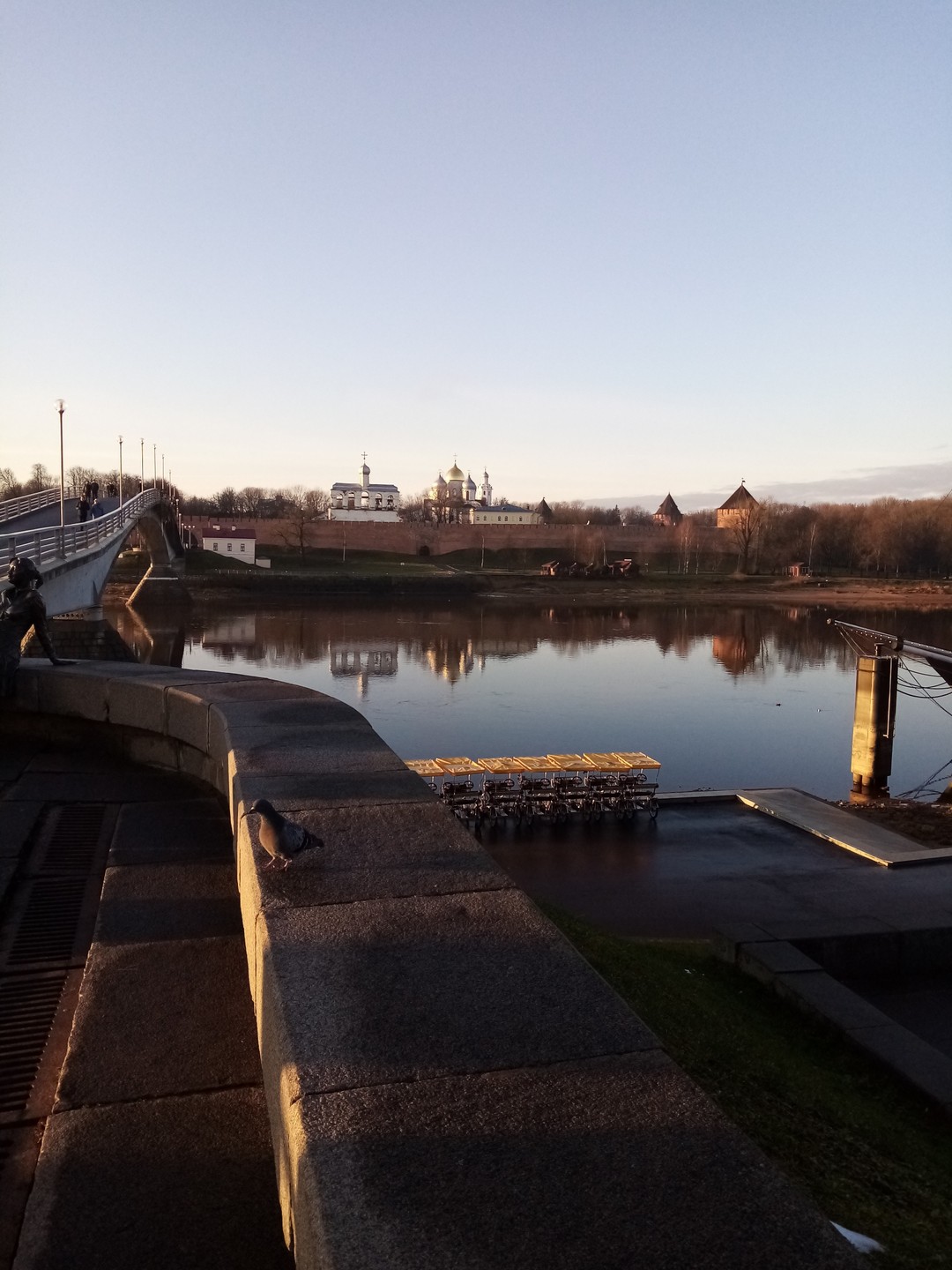 Экскурсия не просто ПОНРАВИЛАСЬ, но я в ВОСТОРГЕ от экскурсии! Экскурсовод Максим Фёдорович абсолютно профессиональный экскурсовод.