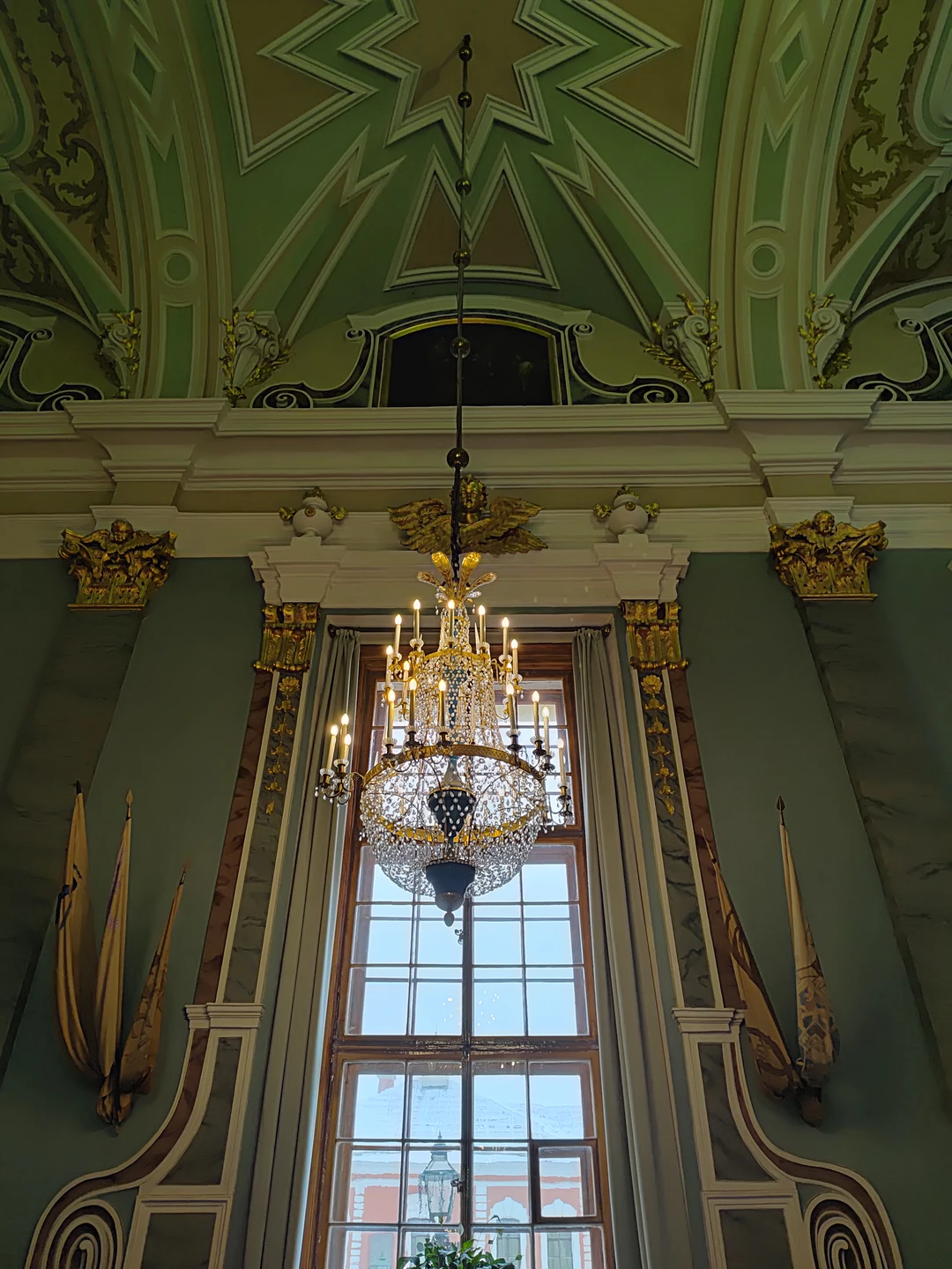 Полное погружение в историю, очень понятная подача материала,в ходе рассказа экскурсовода возникали вопросы,Наталья блестяще на них