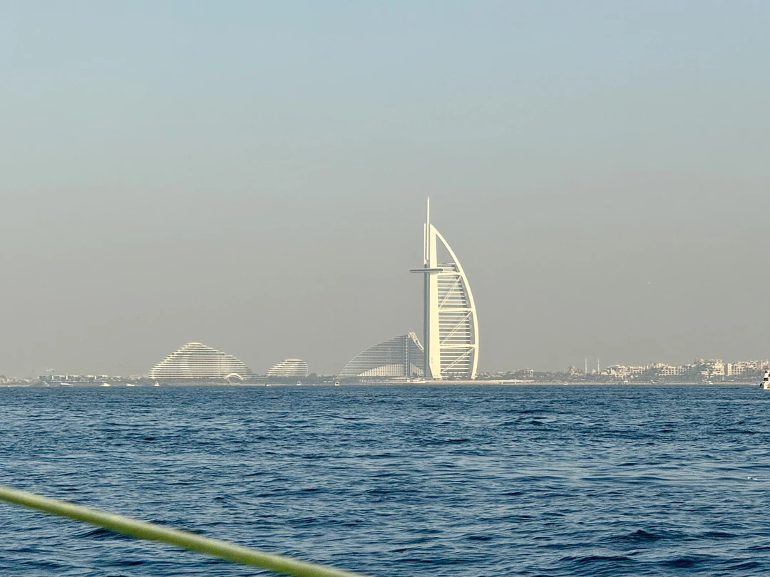 По Персидскому заливу - морская прогулка под парусом с купанием (Юлия)