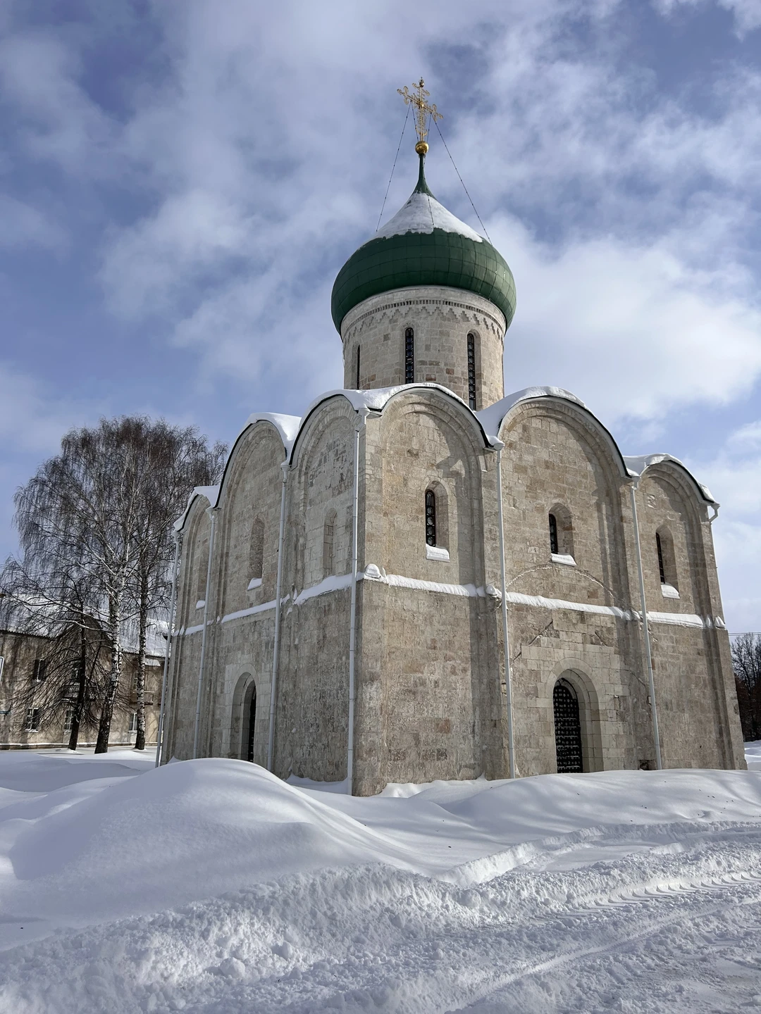 Прекрасная прогулка по заснеженному Переславлю-Залесскому. Елена увлекательно рассказывала истории города, интересные факты и детали. Прогулка получилась