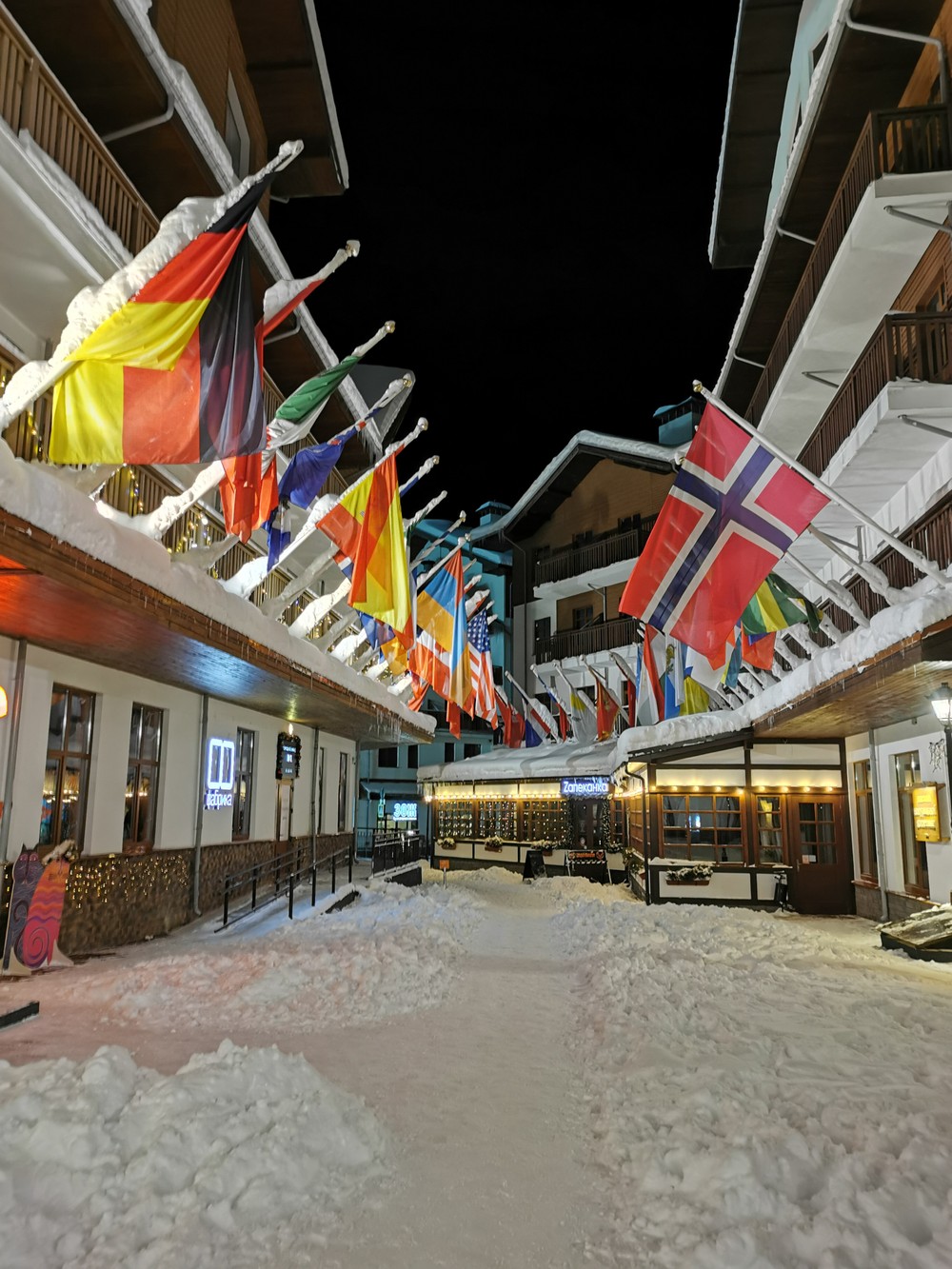 В «Розу Хутор» — через посёлок Красная Поляна (3/21)