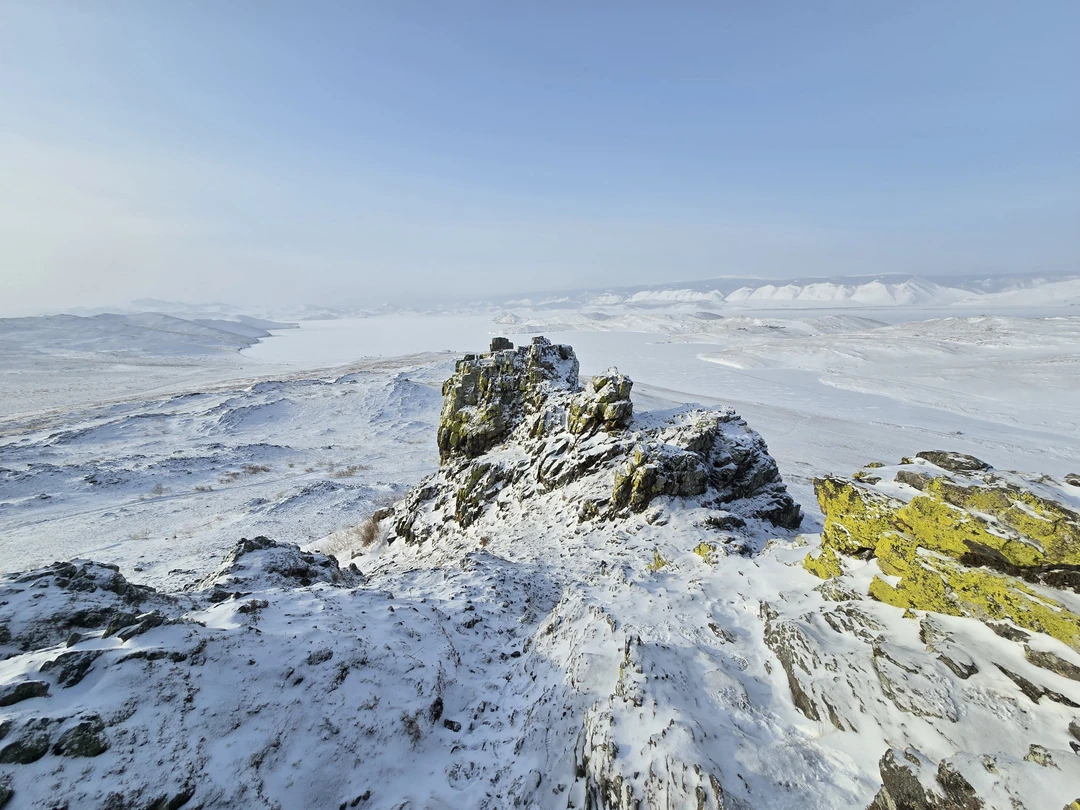 Это сказка! Семен провел экскурсию прекрасно, безопасно на внедорожнике (крузак), было тепло и комфортно! Очень надёжный,