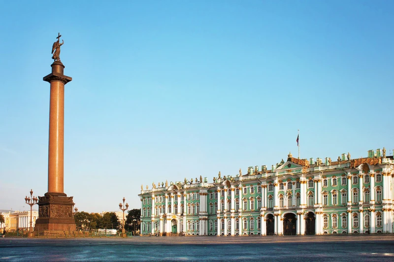 Знакомство с центром Петербурга + посещение Эрмитажа (билет включён)