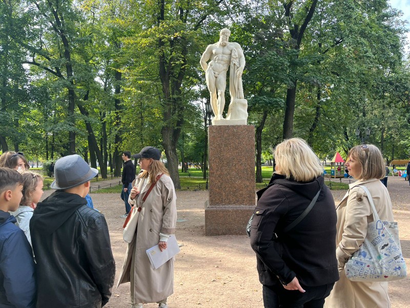 Трезубец Посейдона: античность и вода в истории Петербурга