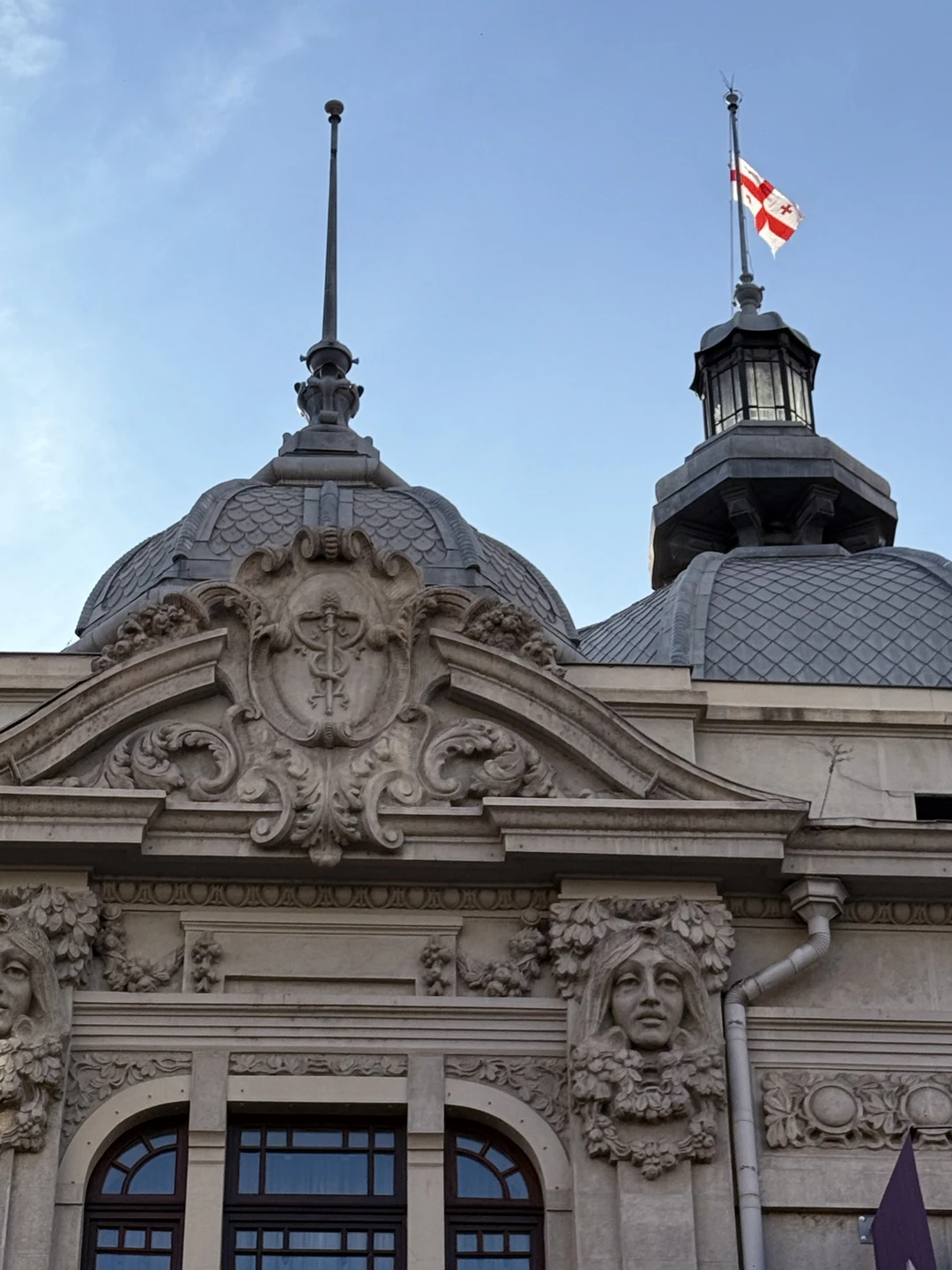 Эта экскурсия стала одним из ярчайших впечатлений от недели в Тбилиси! Максим научил видеть душу города в деталях