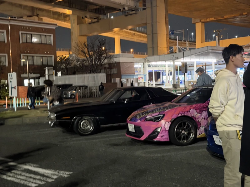 Посетили знаменитую автомобильную сходку, посетили Autobacs, спот для фото (обычно старя телебашня Японии) но узнав что