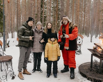 Семейная фотосессия, забавы на Тропе сказок, экскурсия по терему Деда Мороза