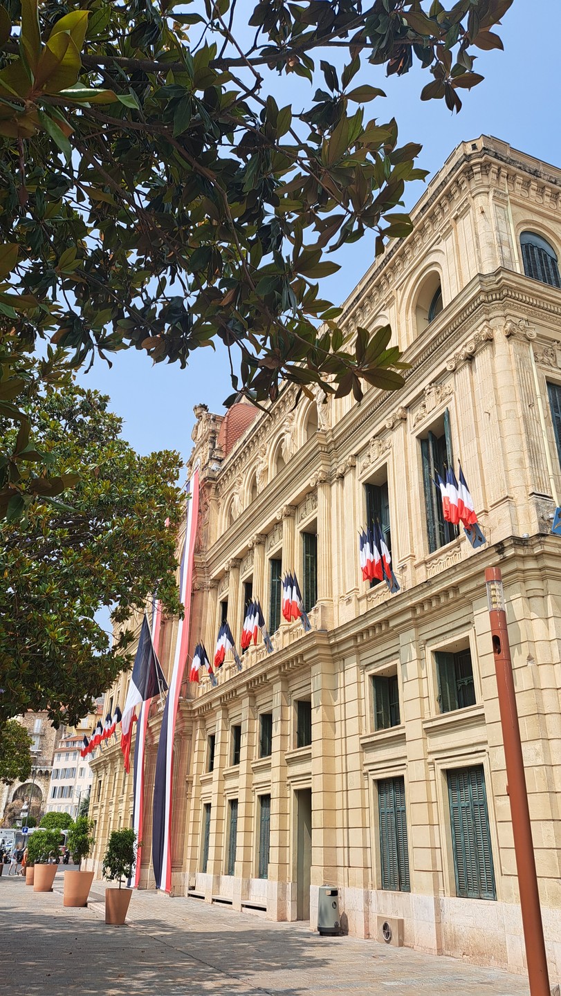 Благодаря Полине нам удалось ощутить весь колорит этого чудесного города. Мы узнали много исторических фактов, местных