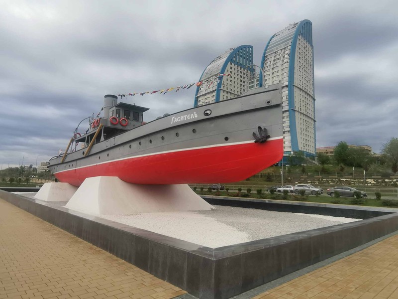 По центральной набережной Волгограда