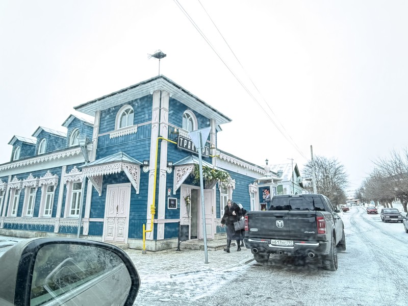 Маргарита отличный экскурсовод: договорились накануне, учла наши пожелания использовать наш автомобиль. Последние полчаса экскурсии проехались по