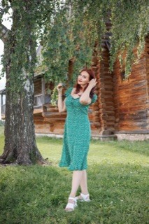 Хотим выразить благодарность Эле за прекрасную прогулку. Все как договаривались, Эля провела нас по самым красивым