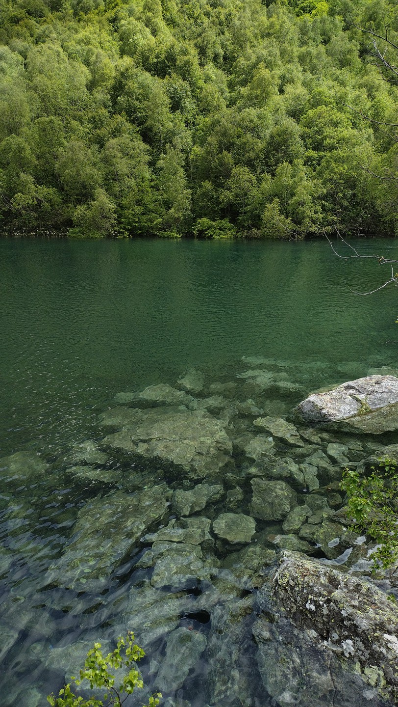Сегодня ходили с Максимом к Бадукским озёрам, было очень сложно подниматься, но оно того стоило! Озера