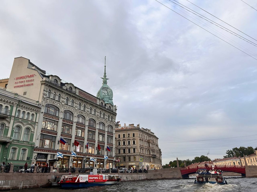 На частном катере по рекам и каналам Петербурга (Елизавета)