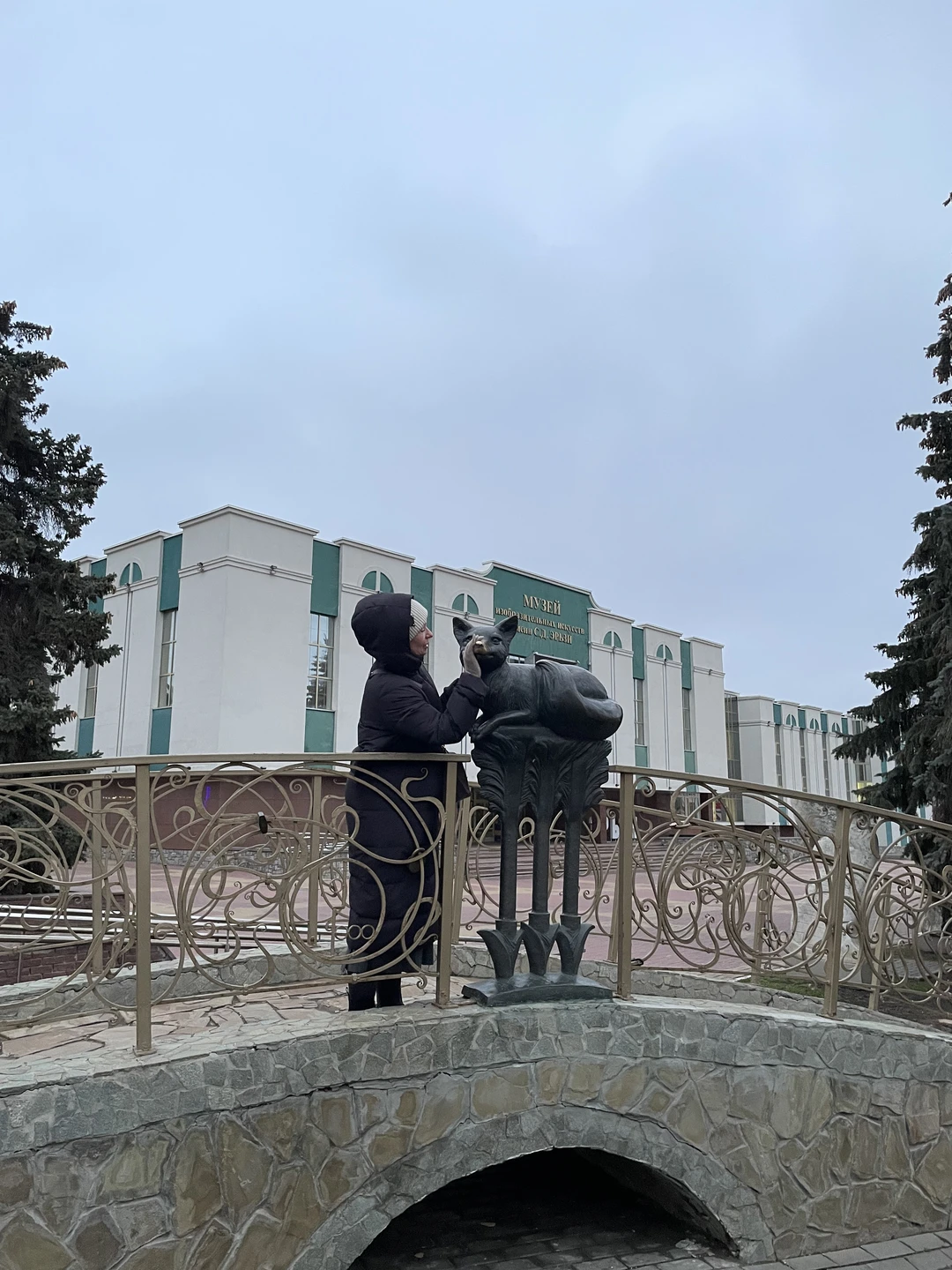 Елена прекрасный гид, очень интересно рассказывает, чувствуется знание города и любовь к нему. Два часа пролетели