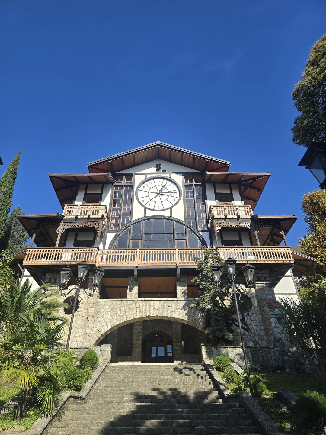 Очень поправилась экскурсия, комфортный автомобиль, знающий гид