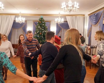 Зимние забавы и рождественский бал
