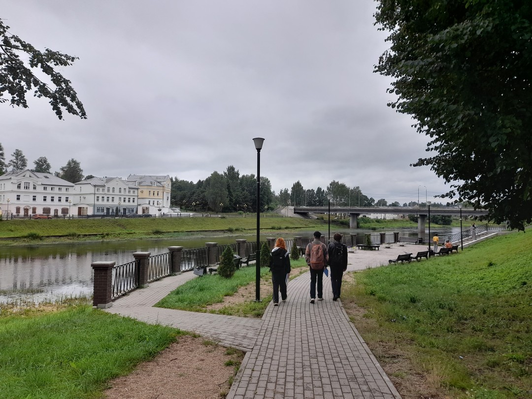 Замечательная прогулка, неспешная, с нюансами, с подробностями и большой любовью к своему городу. Павел и Дарья, спасибо!