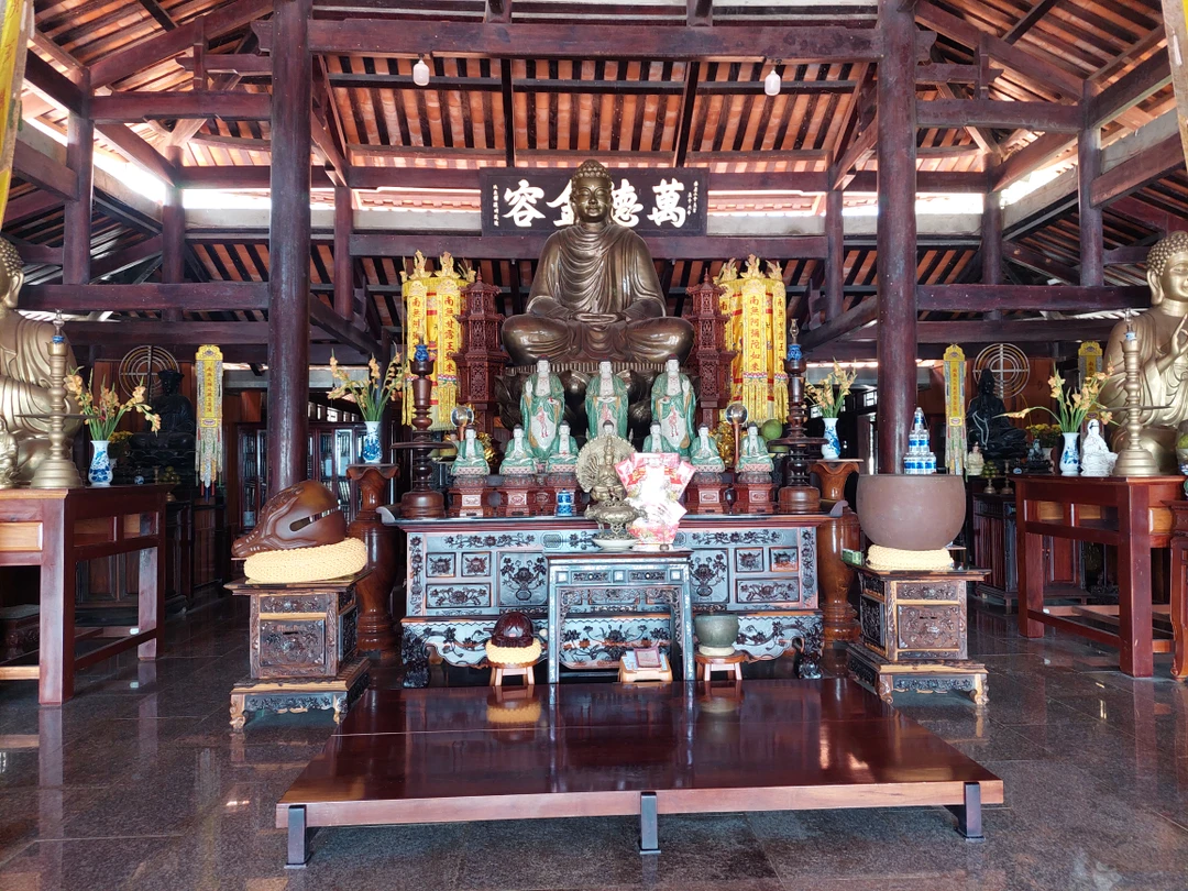 Прекрасная экскурсия, море положительных впечатлений. Вадим замечательный гид, рассказал много интересной и полезной информации про Вьетнам