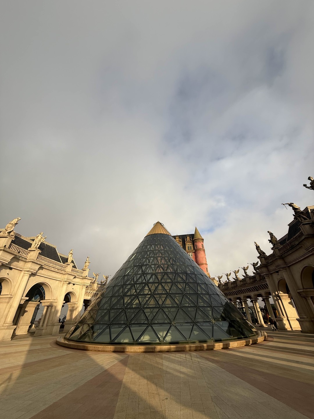 Провели прекрасный и интересный день. Гид Ильяс отлично владеет информацией и знает точки с красивыми видами