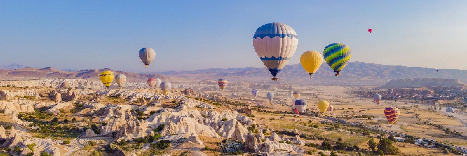 Ловим дзен среди причудливых скал: йога-тур в Каппадокию