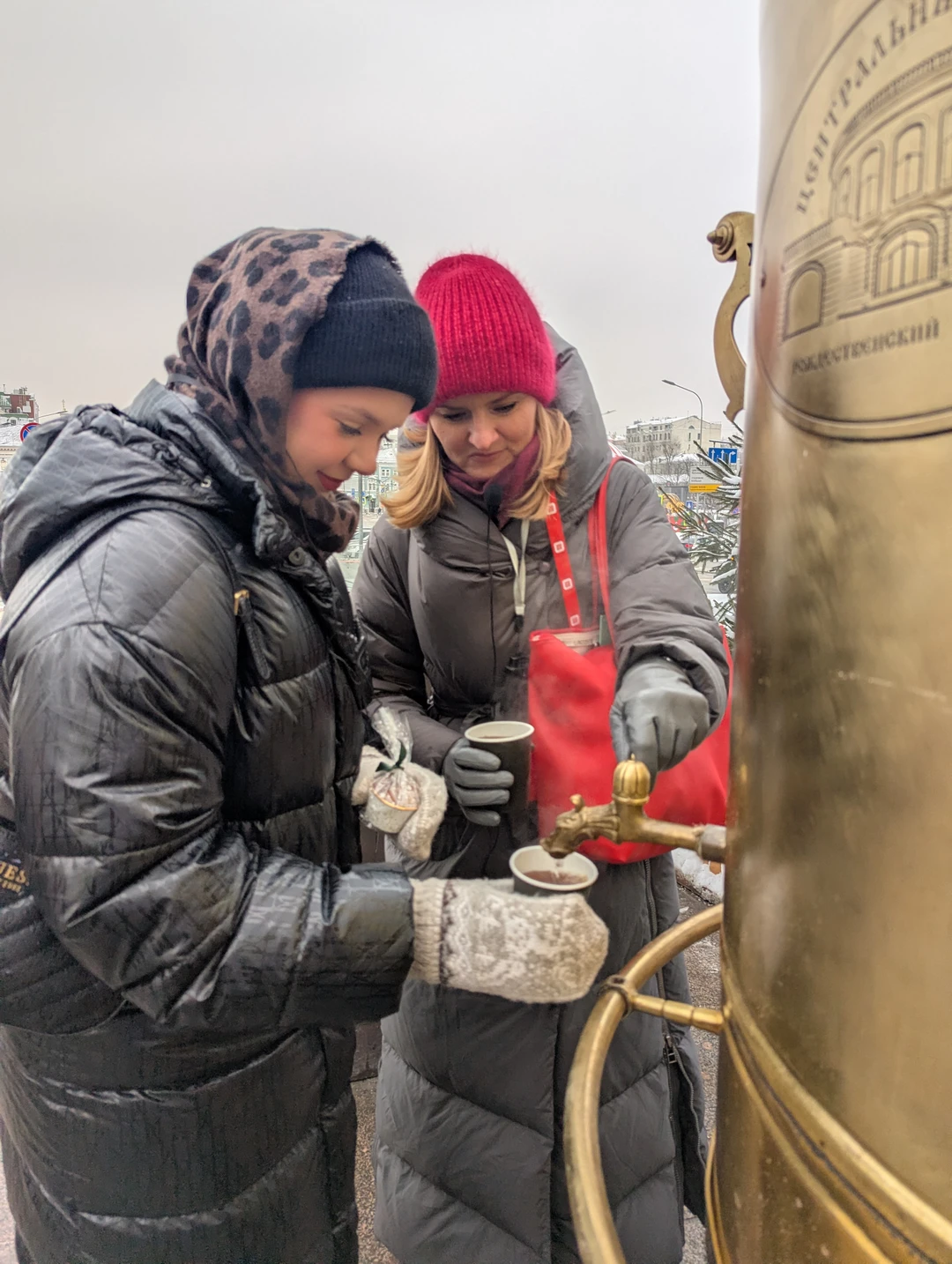 Экскурсия очень понравилась! В первую очередь хотелось бы отменить общую структуру, то, как темы перетекают одна
