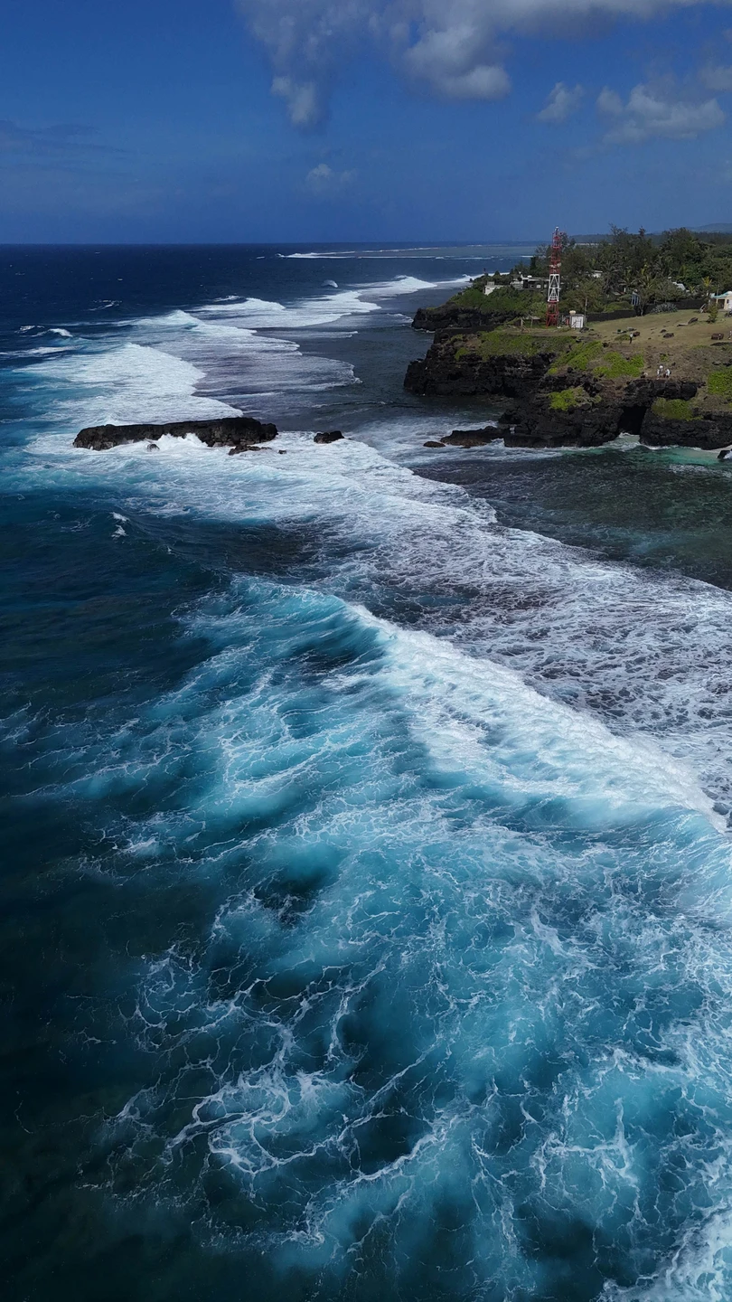 Это было великолепное путешествие. Елена очень интересно рассказывает. С огромной любовью и уважением к острову и