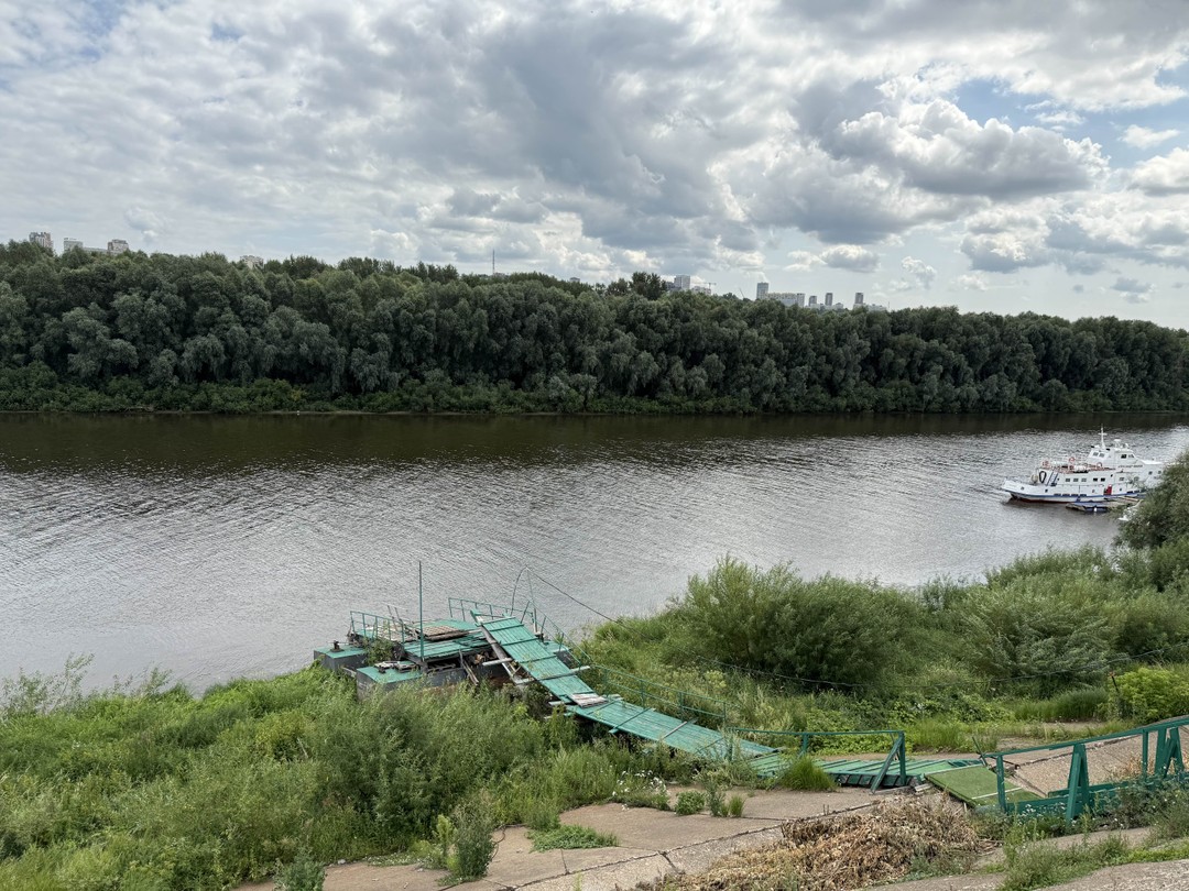 Прогулка в местах локаций Нижегородской ярмарки и Стрелки, именно в формате экскурсии, позволила получить наиболее яркие