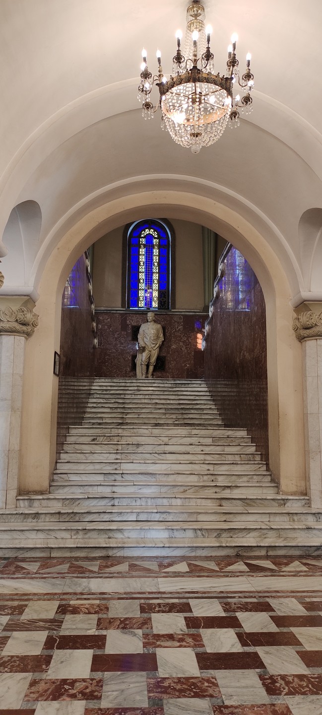 Самые яркие впечатления остались от экскурсии в Мцхету, Уплисцихе, Гори. Гид Арчи очень эрудированный, коммуникабельный, даёт