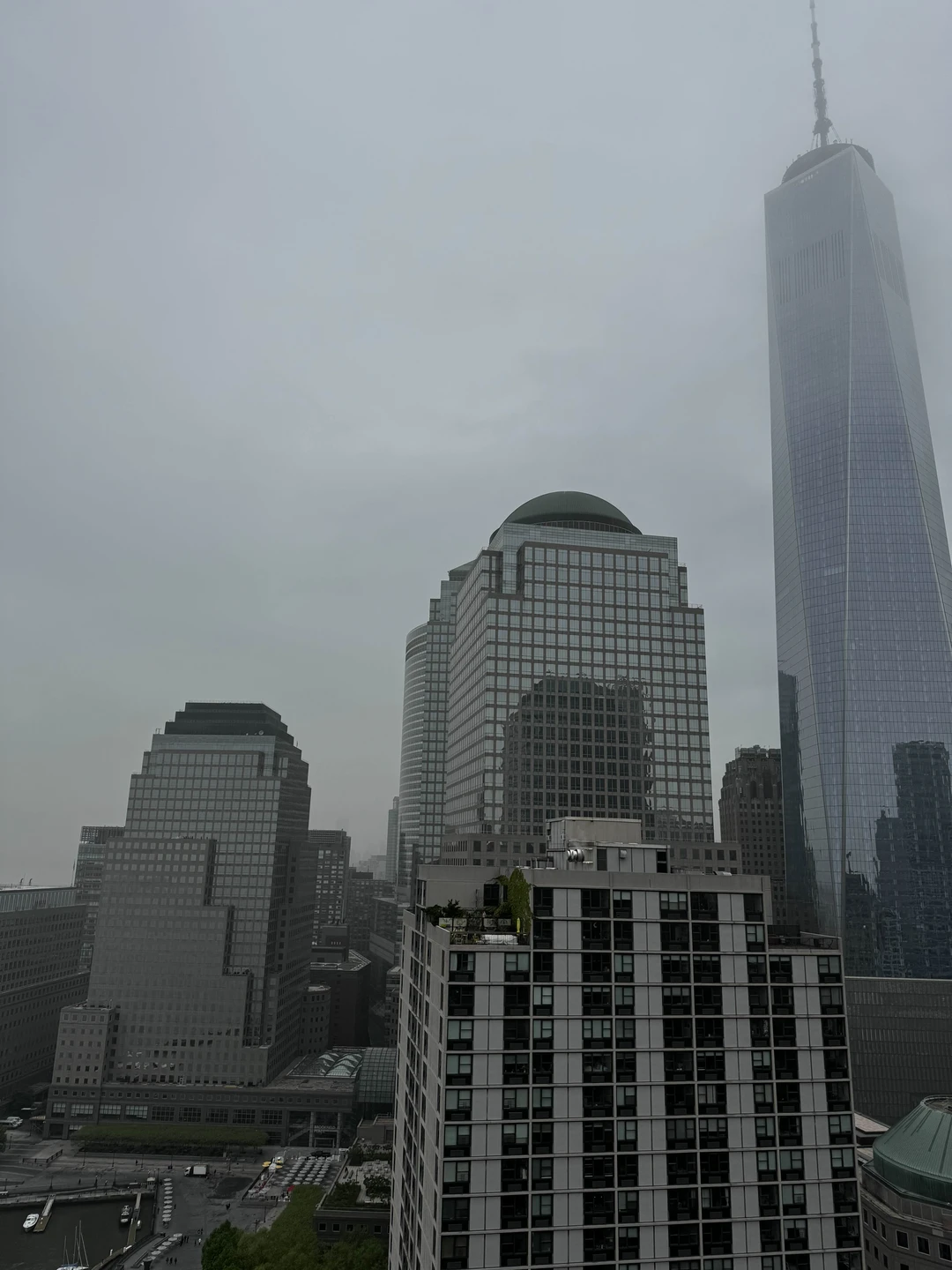 Замечательная прогулка с интересным человеком. Неожиданные и крутые локации от местного жителя. Рекомендую посмотреть и попробовать