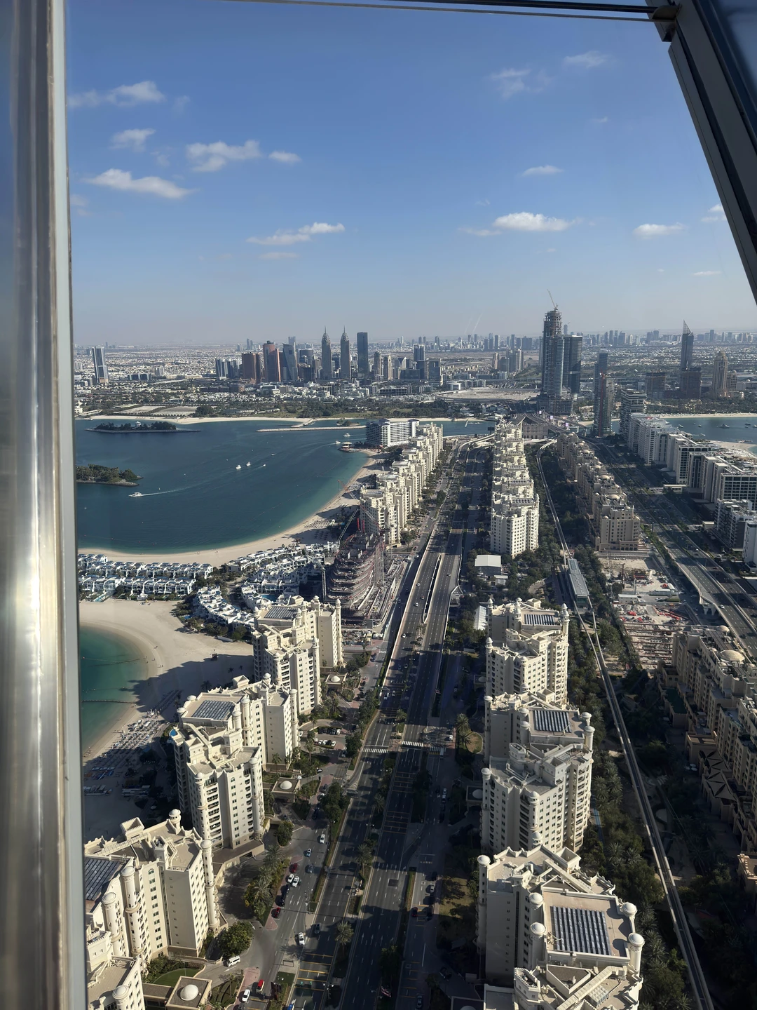 Мы остались очень довольны. Экскурсия превзошла наши ожидания. У нас был очень профессиональный гид Амир