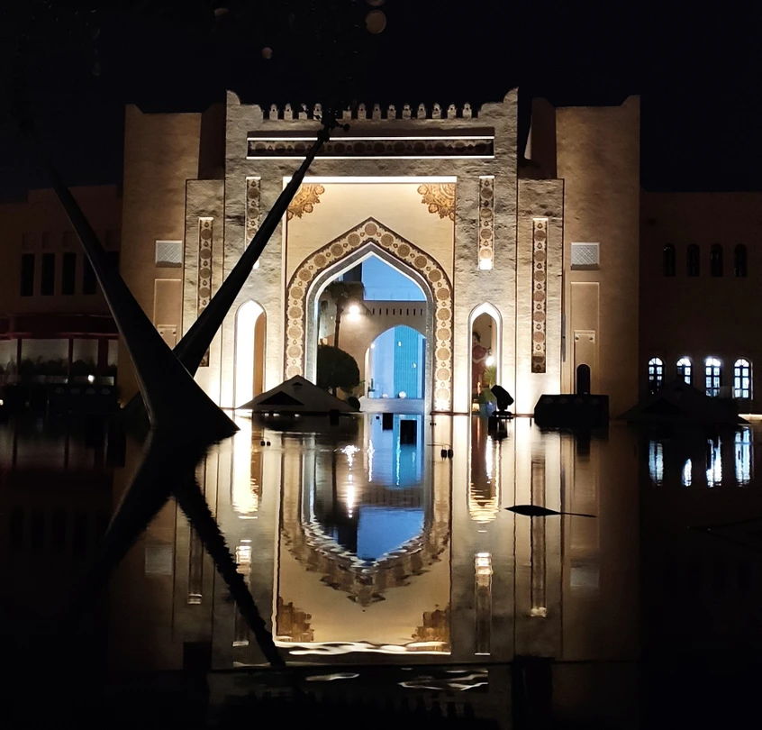 У нашей группы (20+ человек) была длительная ночная пересадка в Дохе. Искали разные варианты. Уже стало