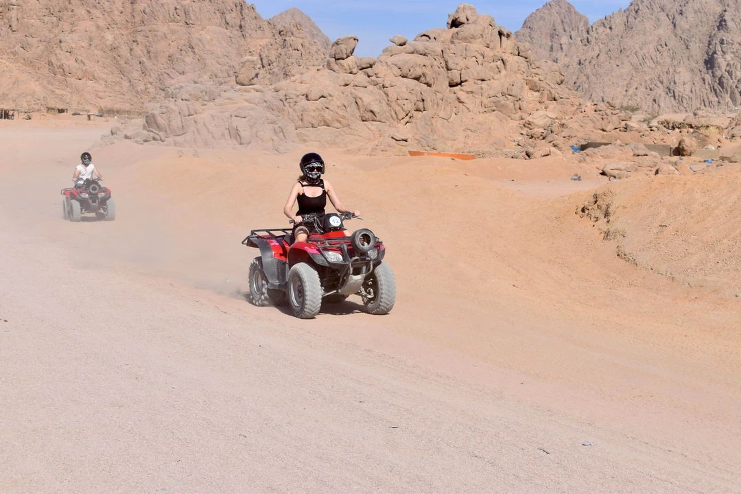 Отличная экскурсия, все организовано и четко, особое внимание безопасности, выдают шлемы всем, инструкторы контролируют чтоб на