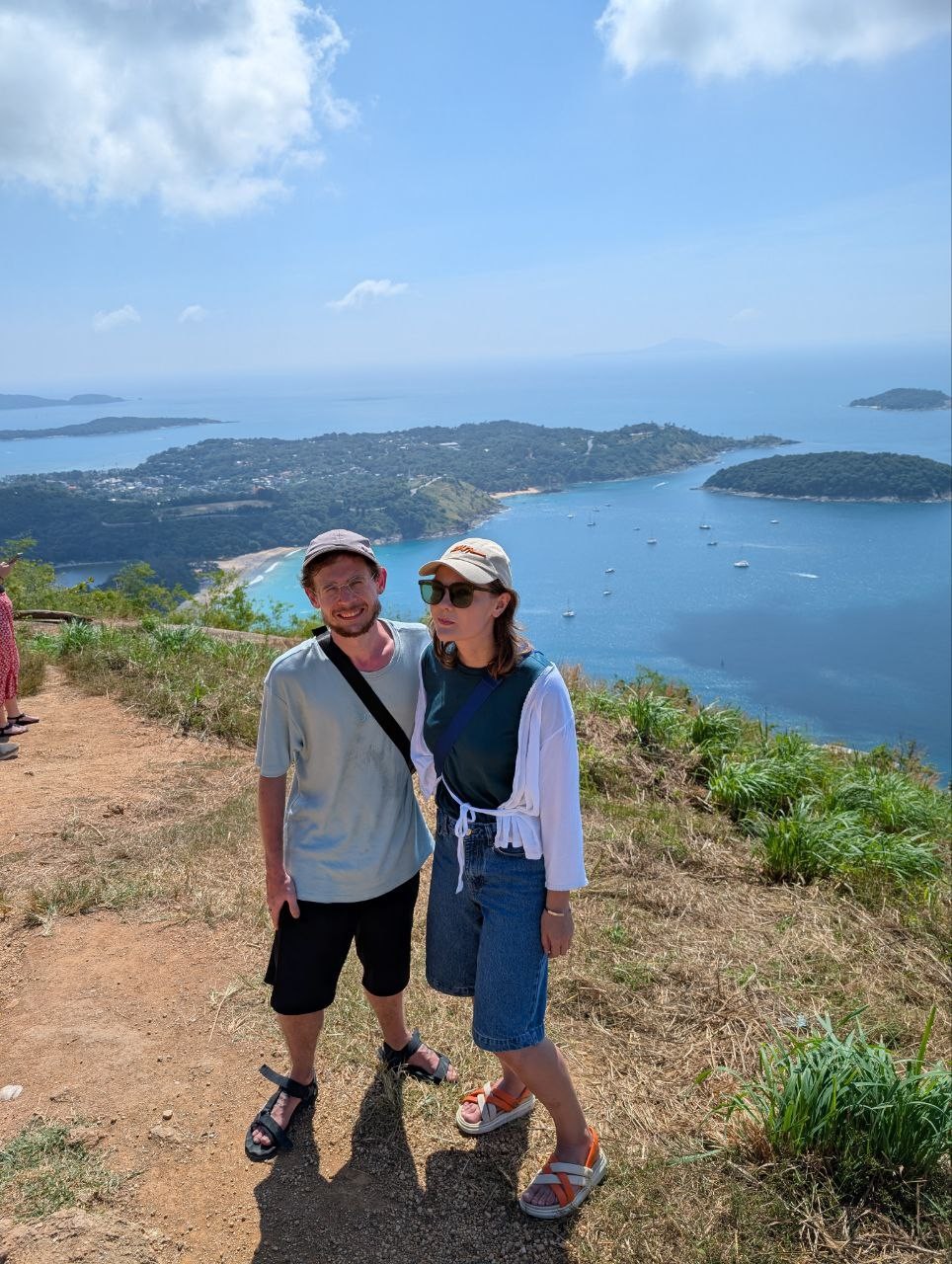 Экурсия оставила у нас исключительно положительные впечатления! Костя и Миша встретили нас прямо у отеля на